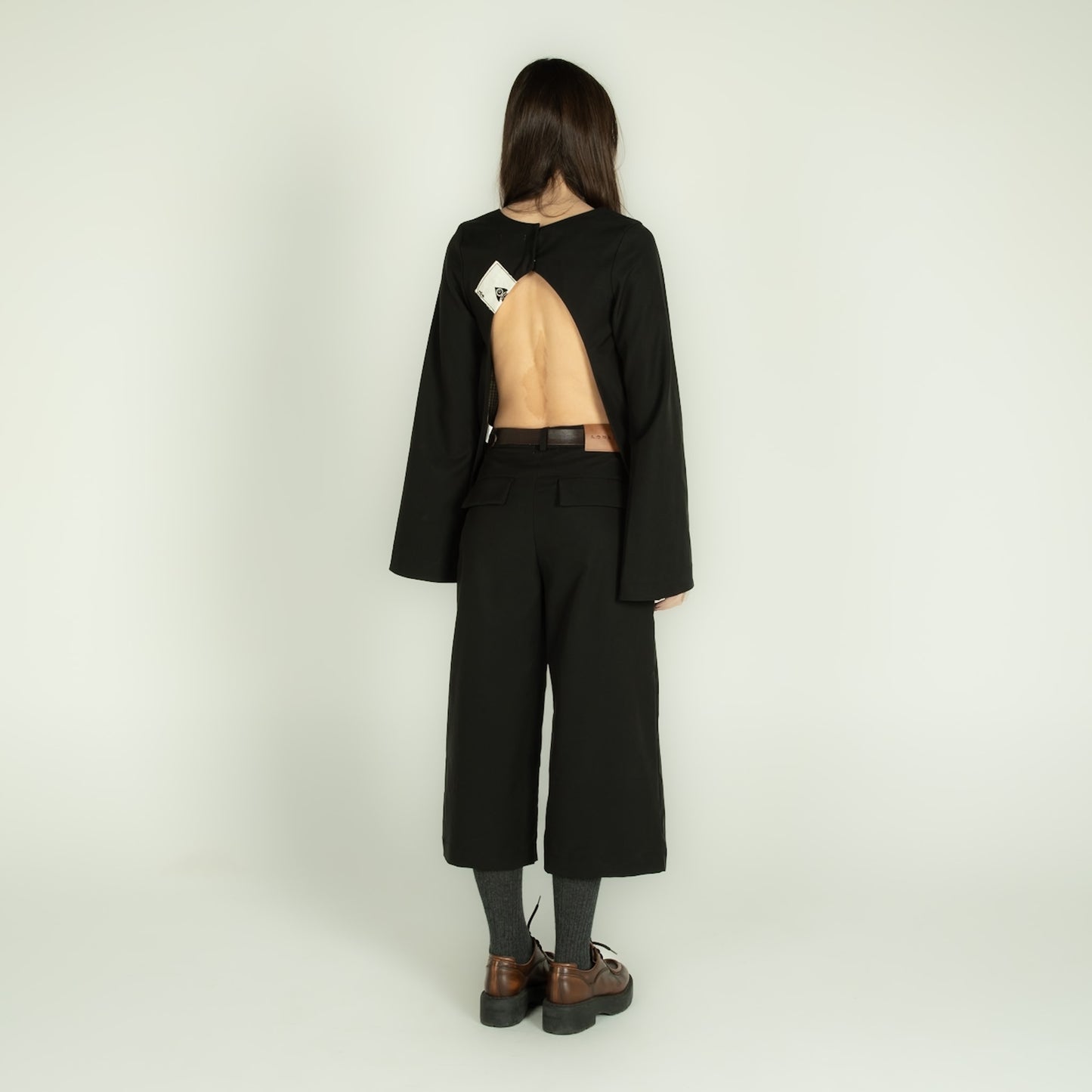 Blusa Cartas Costas Abertas Preta