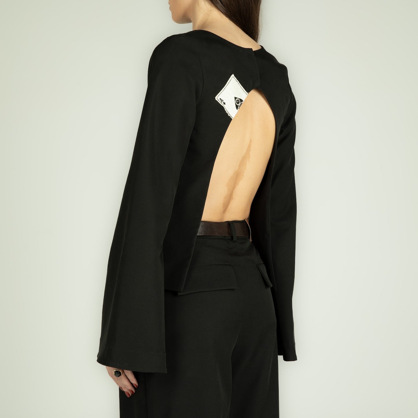 Blusa Cartas Costas Abertas Preta