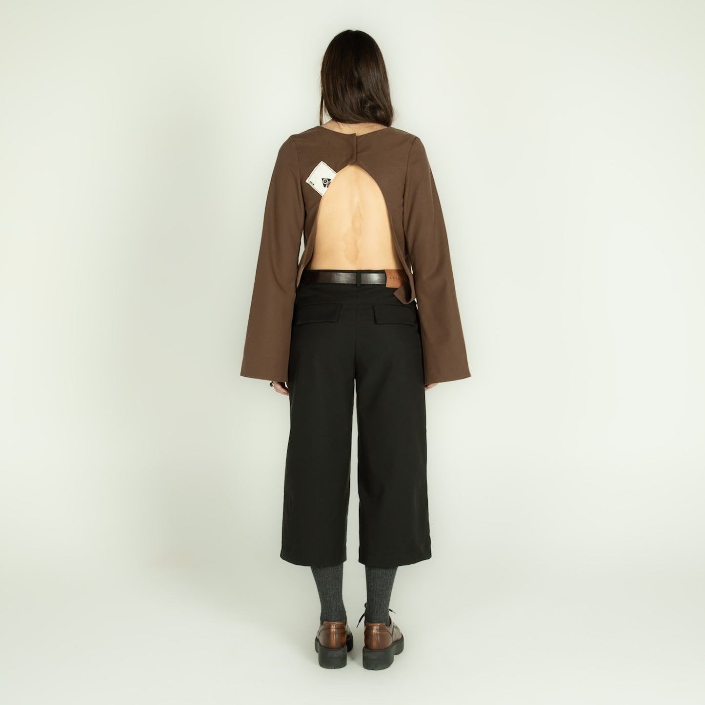 Blusa Cartas Costas Abertas Marrom