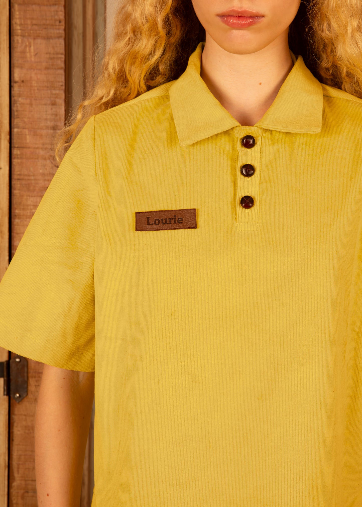 Polo Cotelê Amarelo