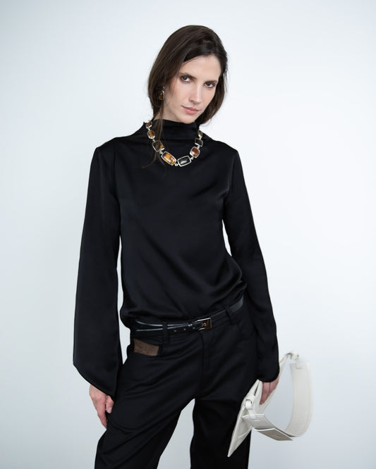 Blusa Dégagé Acetinada Preta