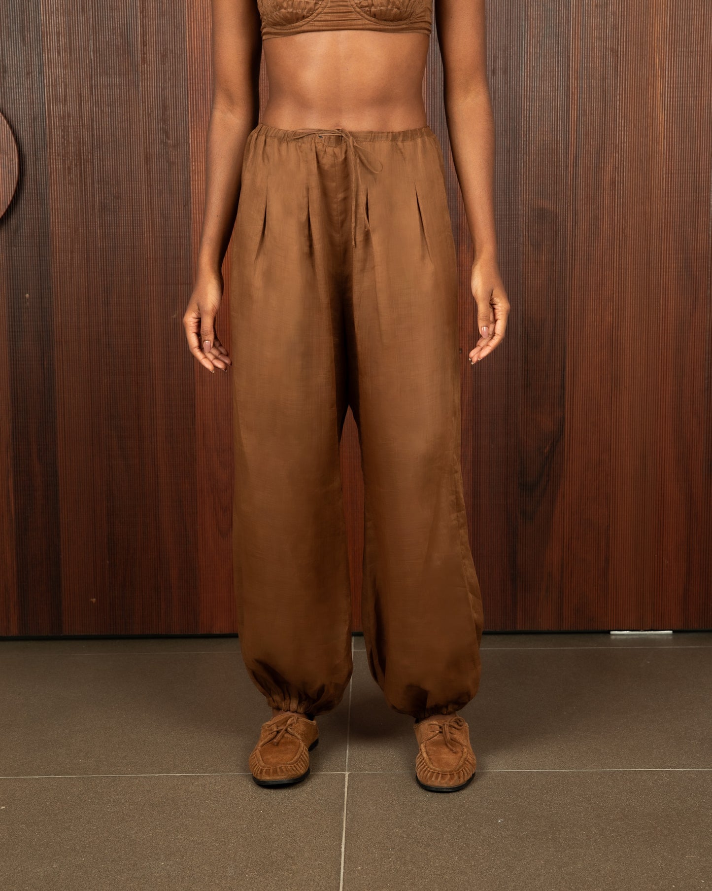 Calça Balonê Voil de Linho Marrom