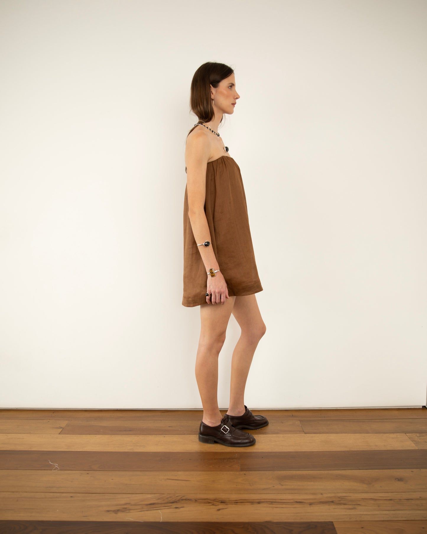 Vestido Mini Tomara que Caia Voil de Linho Marrom