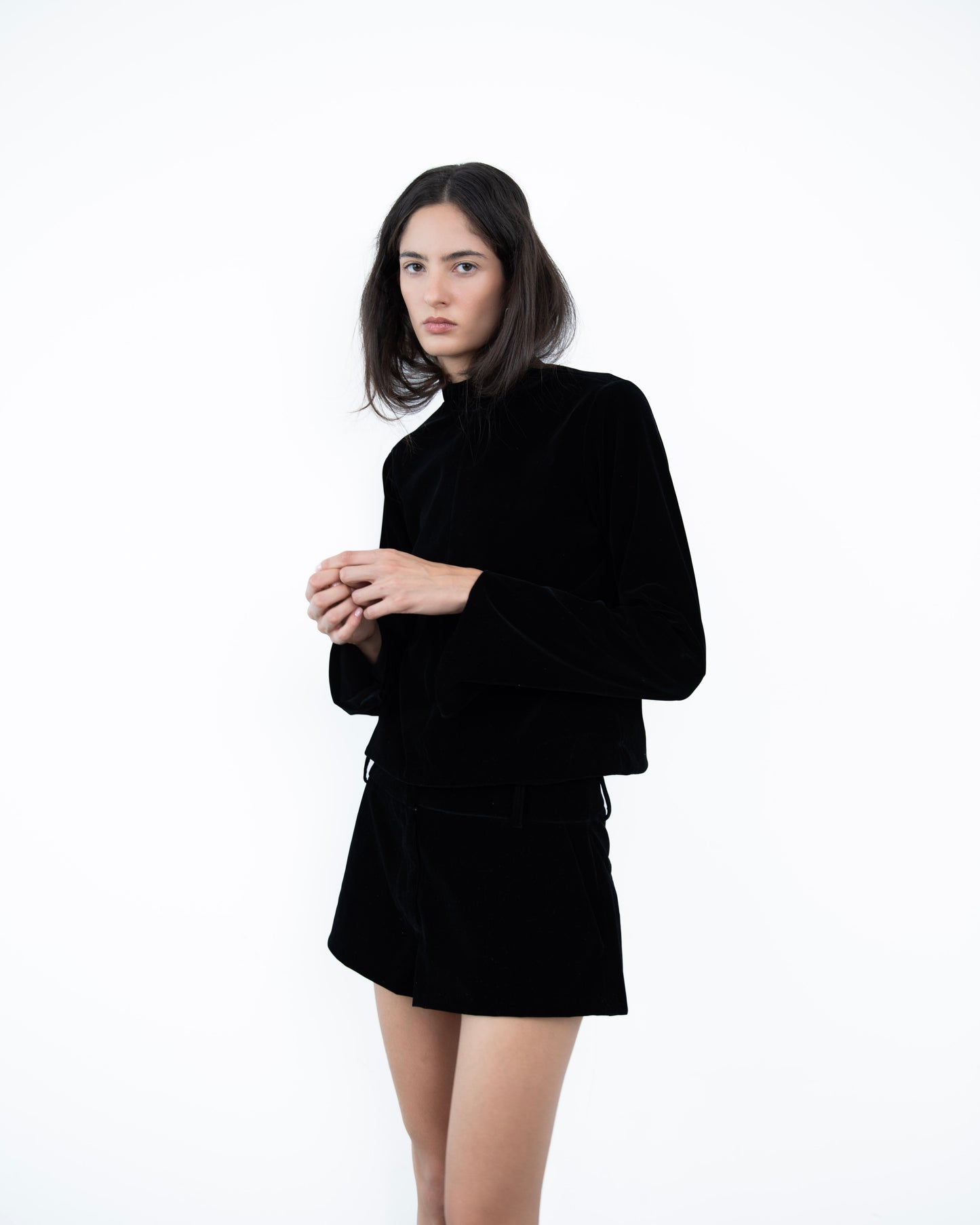Blusa de Veludo Gola Alta Preta