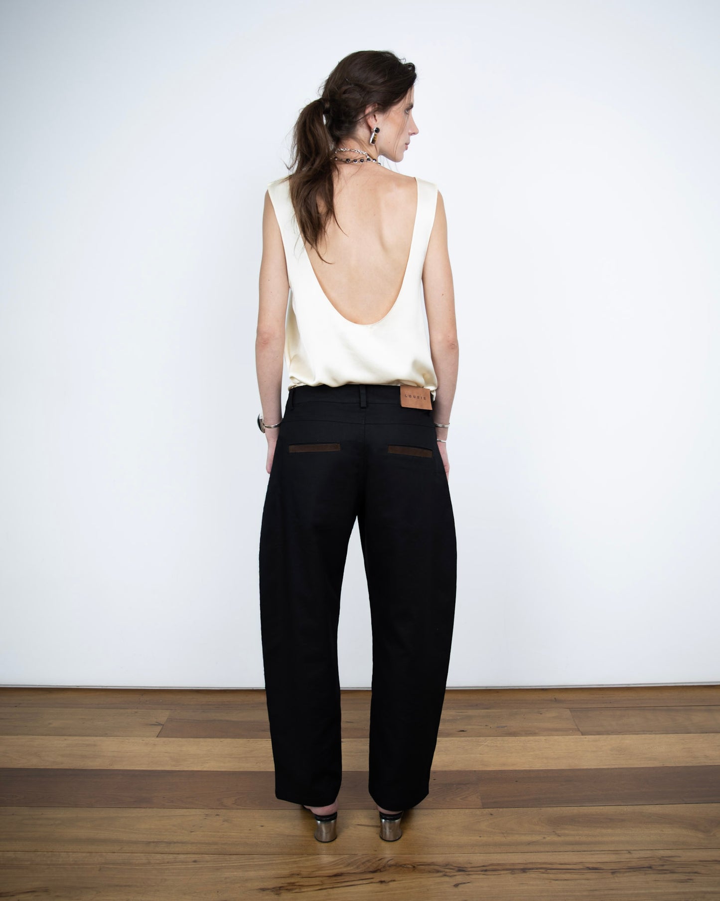 Calça Balloon Bolso Camurça Preta Limited Edition