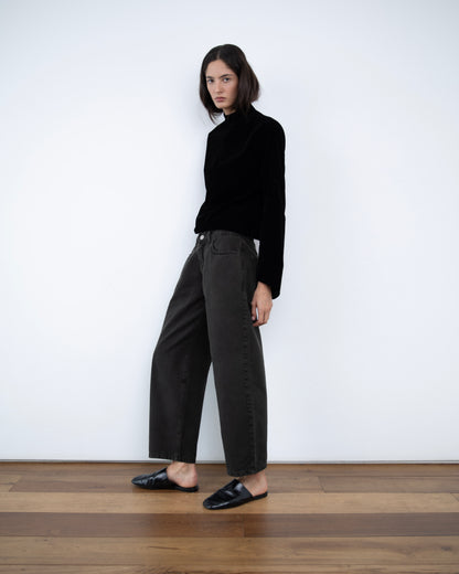 Calça Barrel Jeans Preta Cintura Média