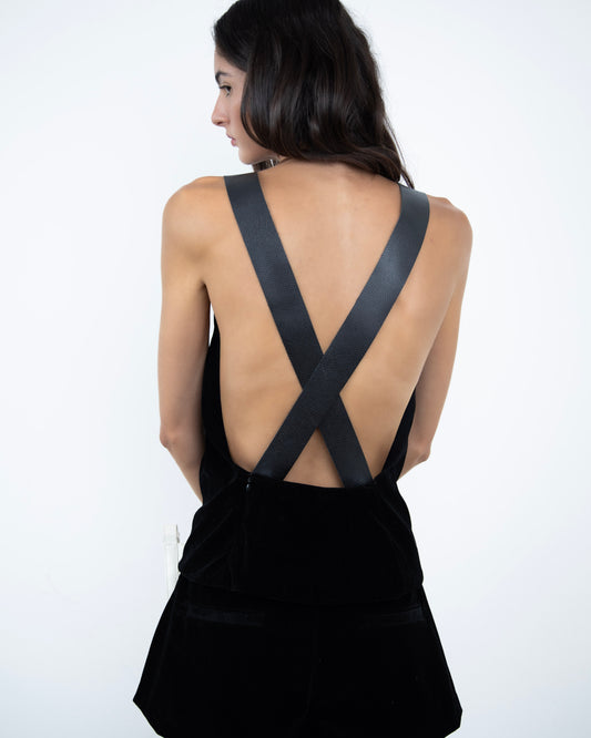 Halter Top de Veludo Com Alça de Couro Preto