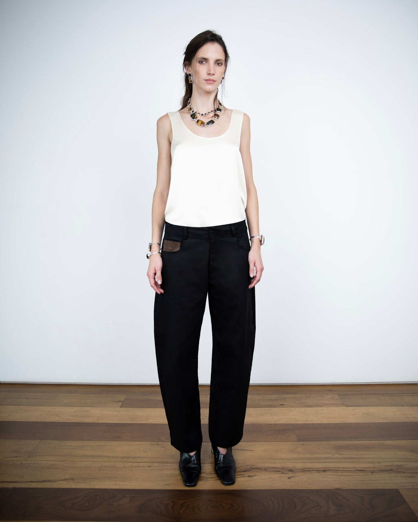 Calça Balloon Bolso Camurça Preta Limited Edition