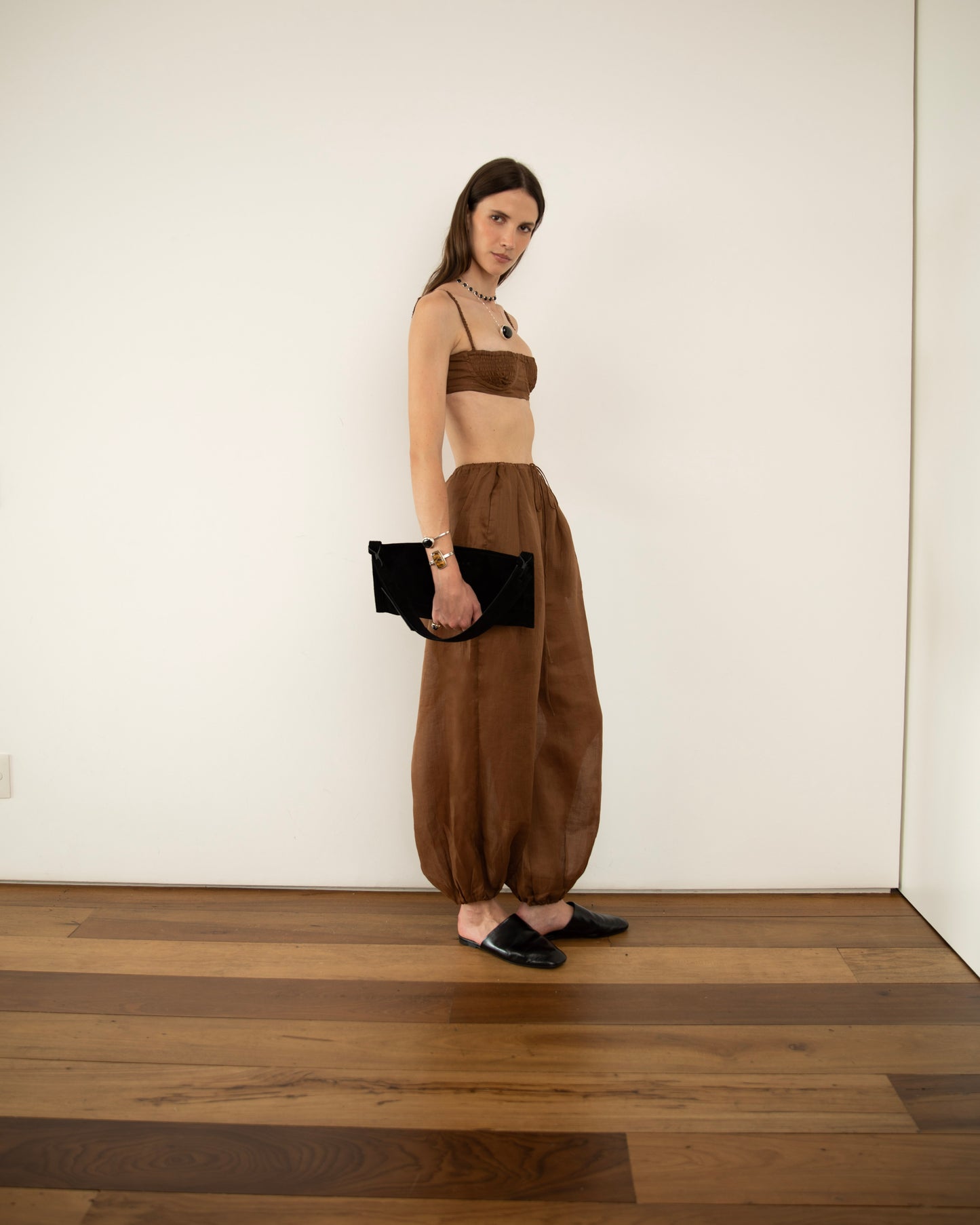 Calça Balonê Voil de Linho Marrom