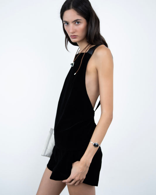 Halter Top de Veludo Com Alça de Couro Preto