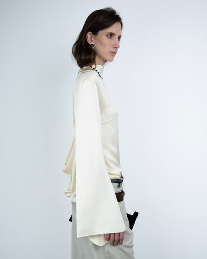 Blusa Dégage Acetinada Creme