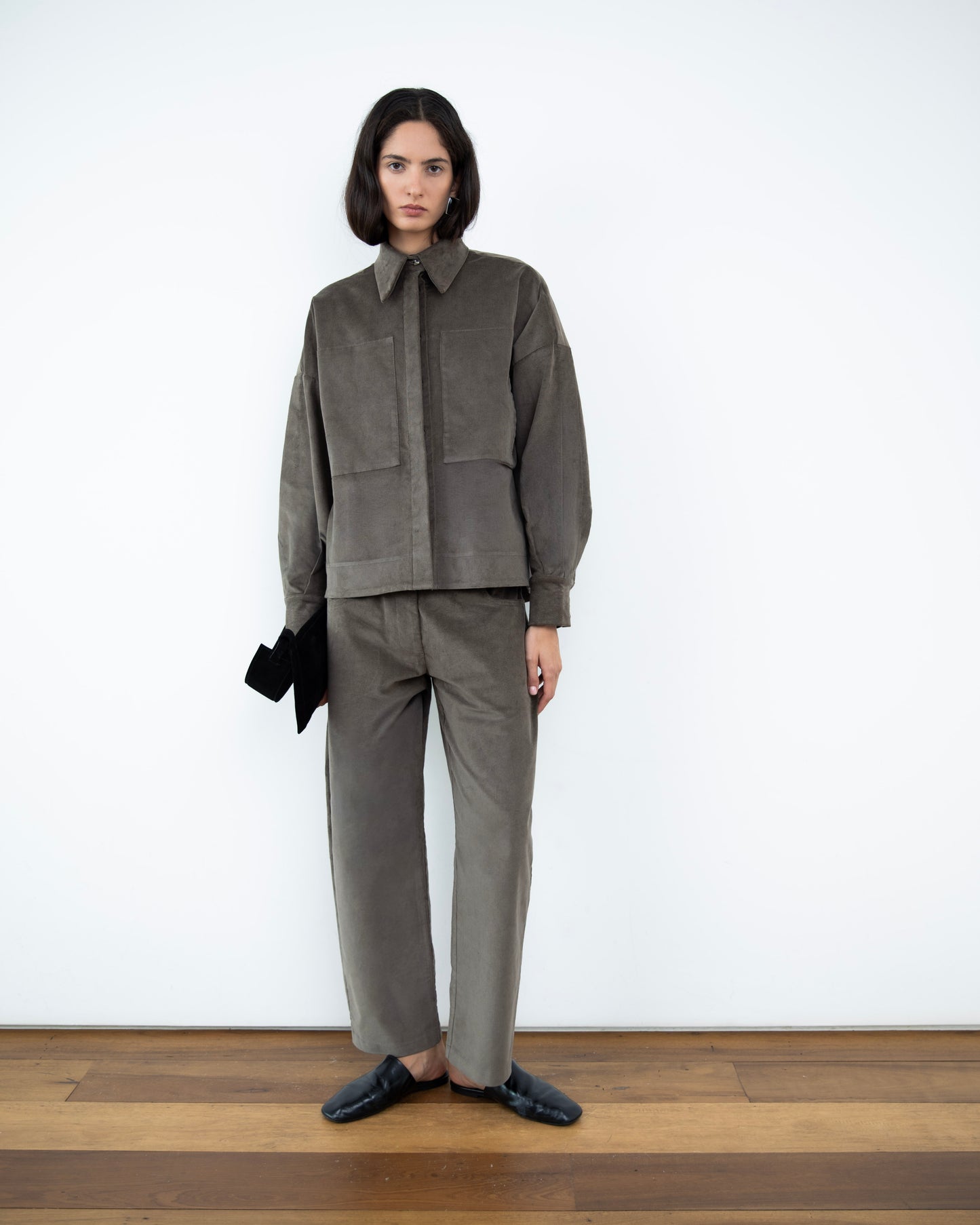 Calça Barrel Veludo Cotelê Cinza