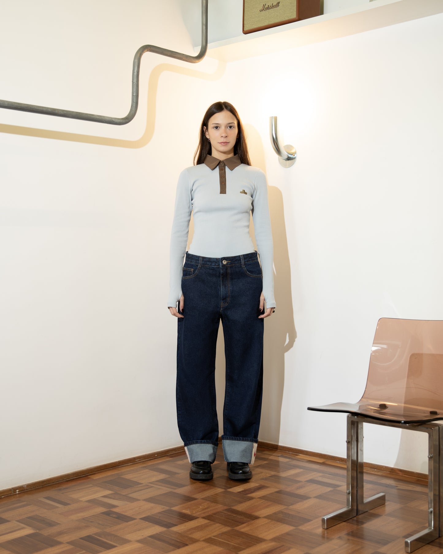 Calça Jeans Barra Cartas Bordadas