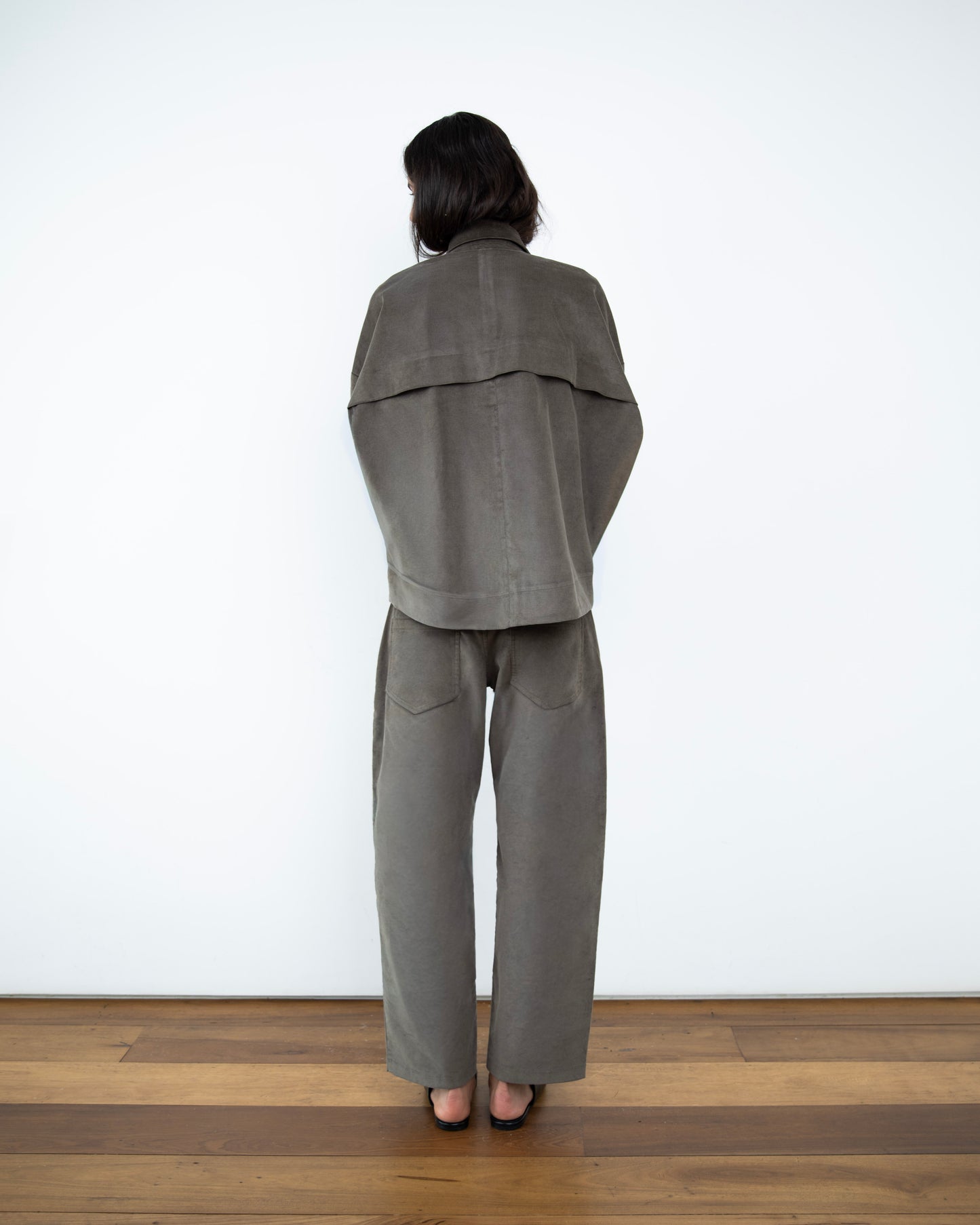 Calça Barrel Veludo Cotelê Cinza