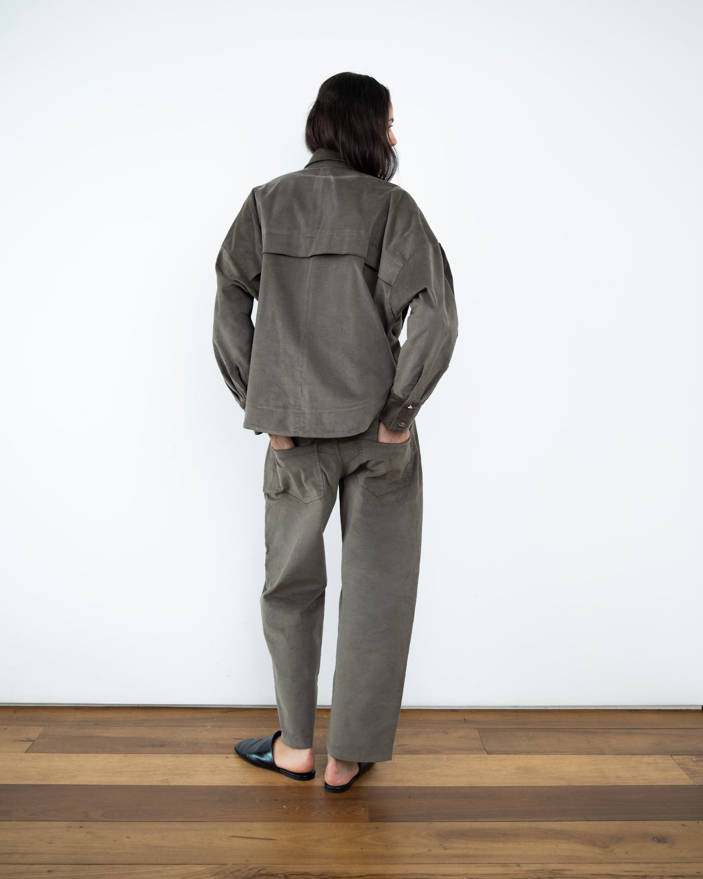 Calça Barrel Veludo Cotelê Cinza