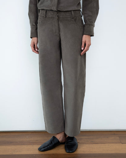 Calça Barrel Veludo Cotelê Cinza