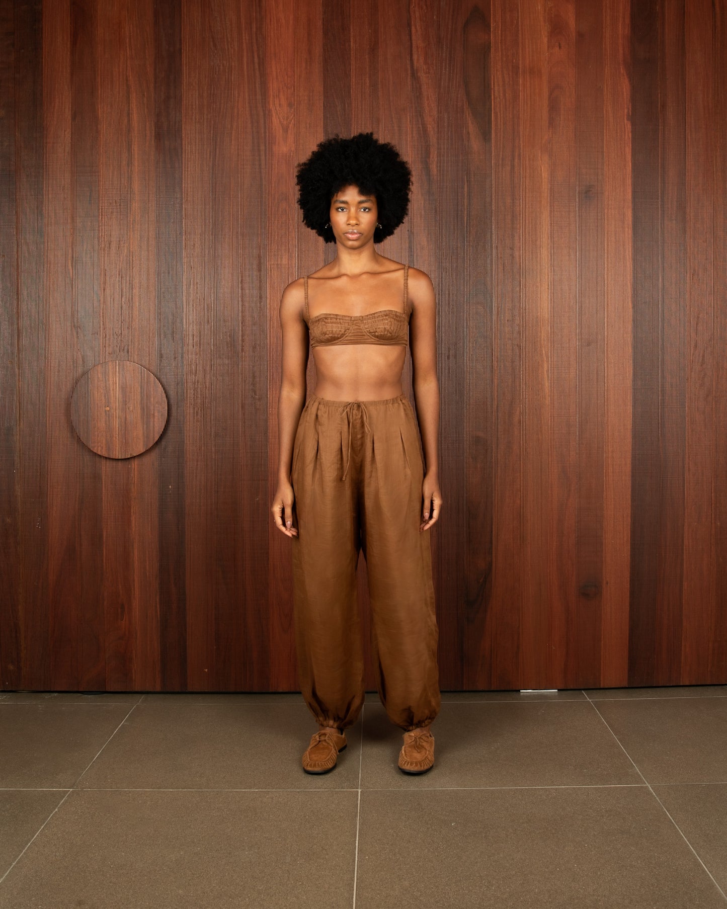 Calça Balonê Voil de Linho Marrom