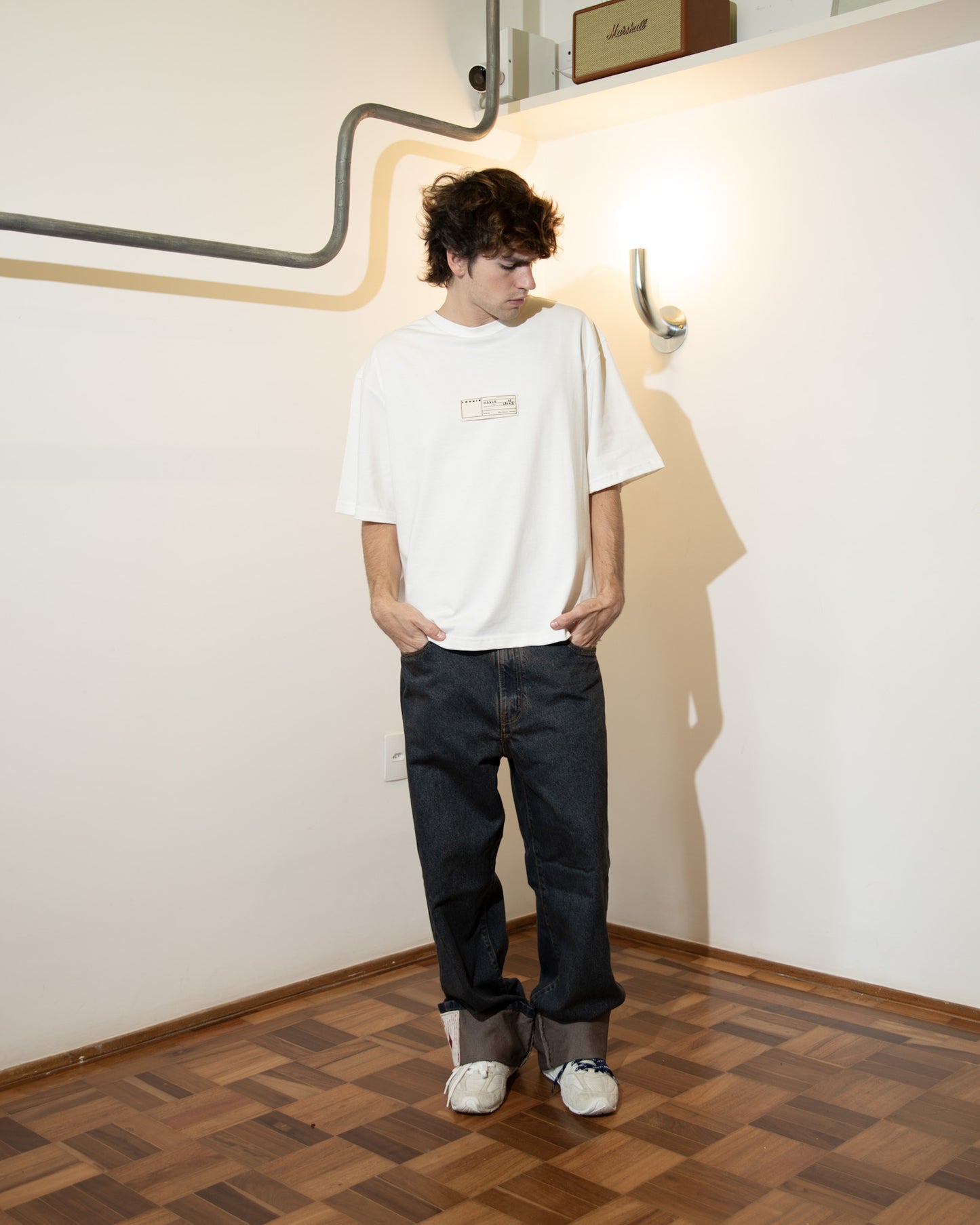 Calça Jeans Barra Cartas Bordadas Marrom