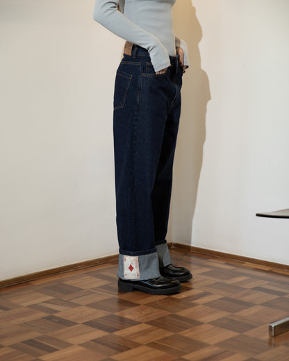 Calça Jeans Barra Cartas Bordadas